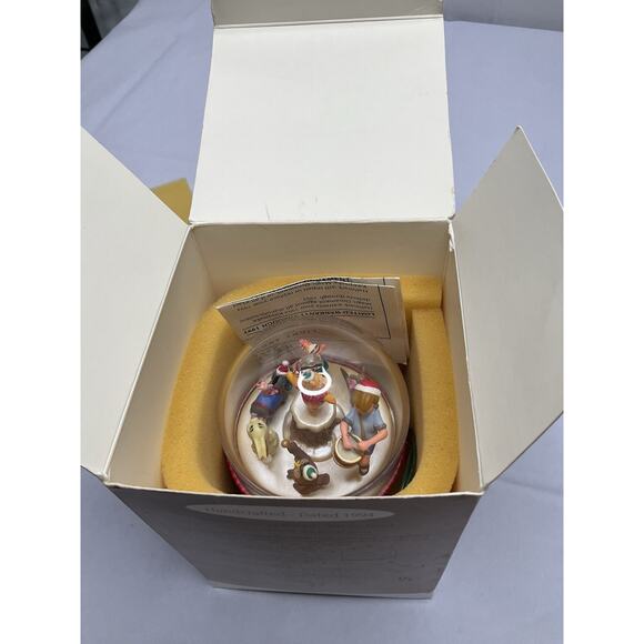 Winnie the Pooh Hallmark Keepsake Ornament 1994 Parade Magic Motion Music TESTED - Picture 7 of 16